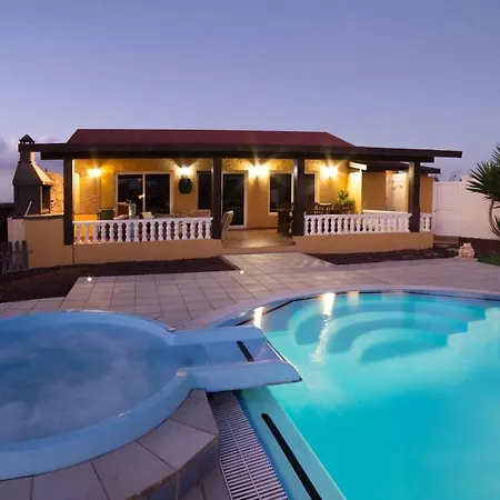 Villa Charming With Sea View In El Roque, Private Pool