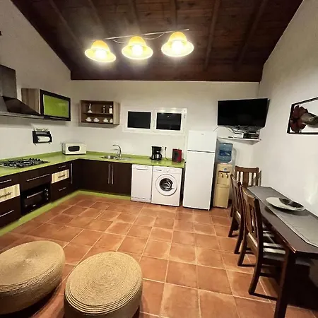 Charming With Sea View In El Roque, Private Pool Villa *